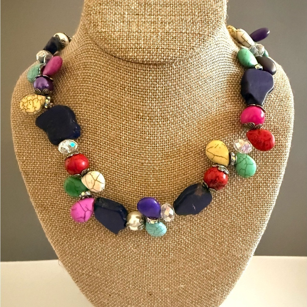 Southwestern Dyed Howlite Natural
Gemstone Statement Necklace With Toggle Clasp